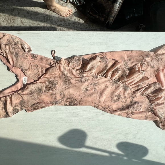 Allison Wrap dress w/tie waist Floral Midi Dress Peachy Pink and Silver, Size M - Picture 1 of 11